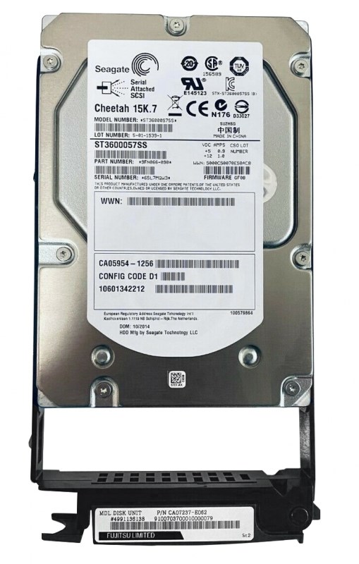 Жесткий диск Fujitsu CA07237-E062 600Gb SAS 3,5" HDD CA07237-E062 - фото 33874