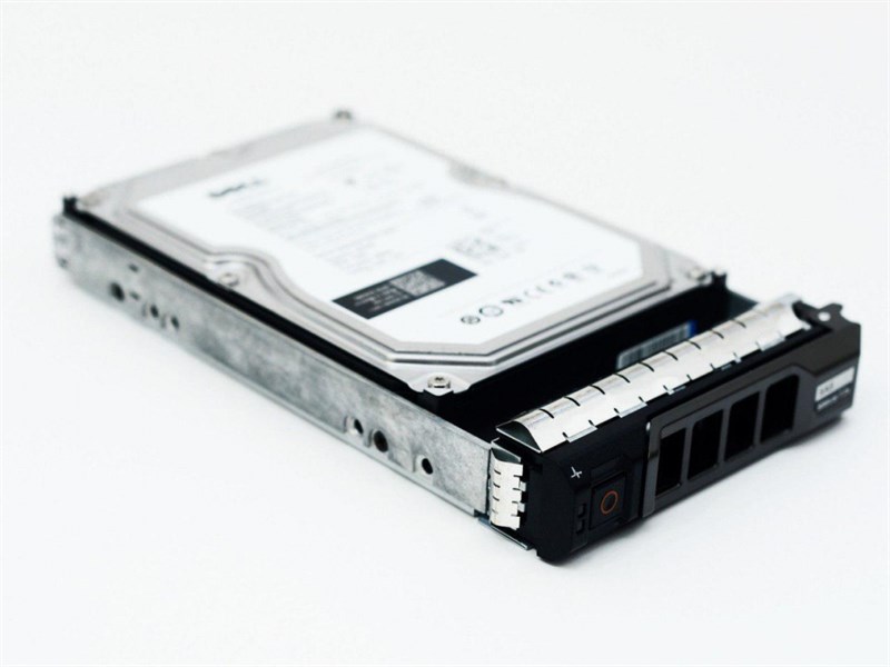 Жесткий диск IBM 01LJ063 1,8Tb 10000 SAS 2,5" HDD 01LJ063 - фото 37564