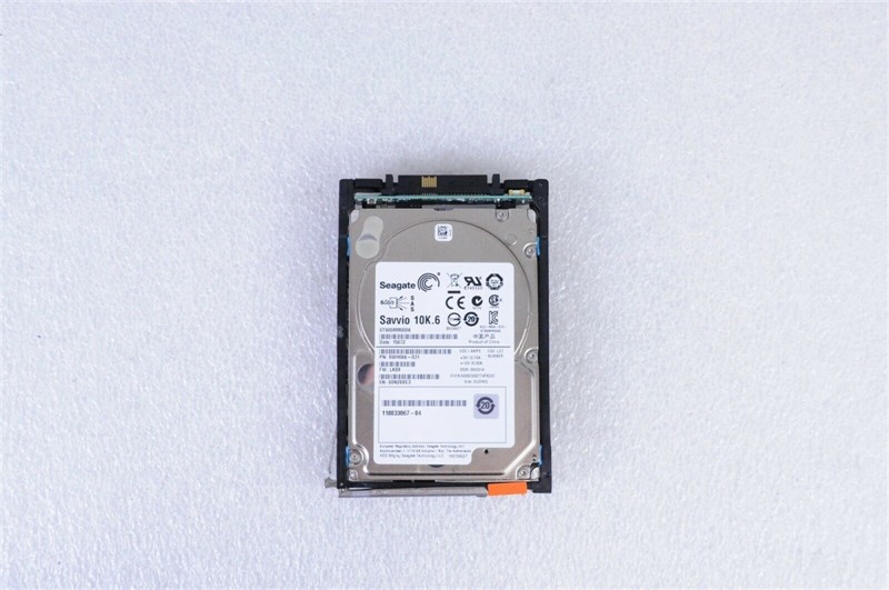 Жесткий диск EMC 118033067-04 900Gb 10000 SAS 2,5" HDD 118033067-04 - фото 38922